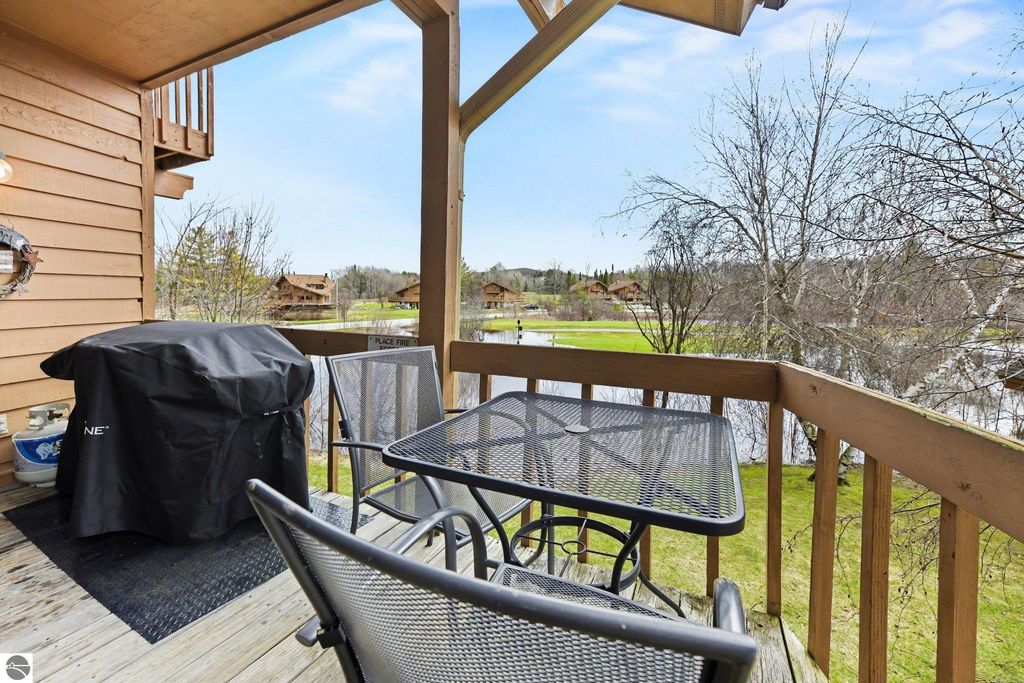 Image 6 of property listing at 6520 Schuss Mountain Lane # 3208, Mancelona, MI 49659