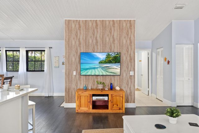 3904 NW Tracewood Lane, Boynton Beach, FL 33436