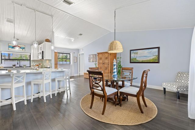 3904 NW Tracewood Lane, Boynton Beach, FL 33436