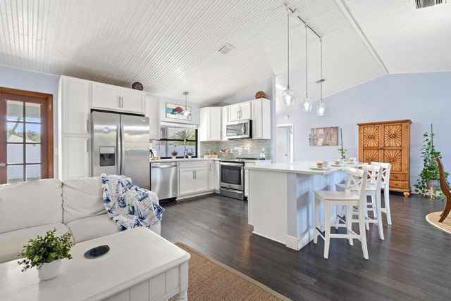 3904 NW Tracewood Lane, Boynton Beach, FL 33436