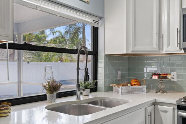 3904 NW Tracewood Lane, Boynton Beach, FL 33436