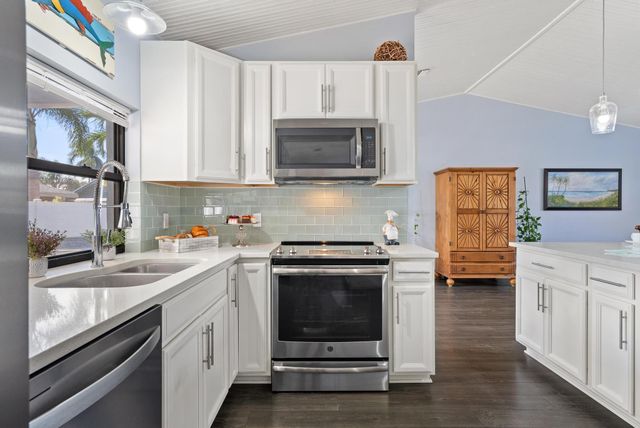 3904 NW Tracewood Lane, Boynton Beach, FL 33436