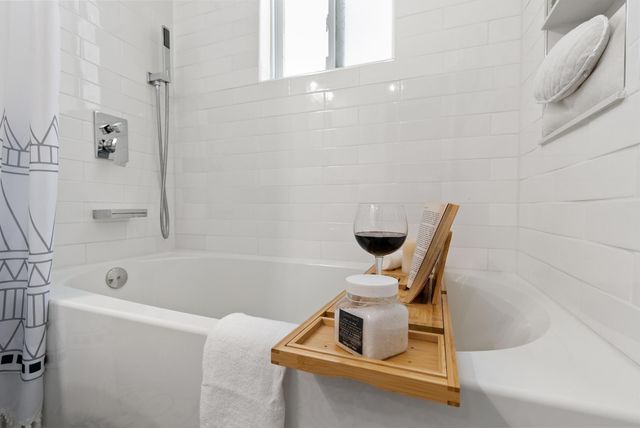 3904 NW Tracewood Lane, Boynton Beach, FL 33436