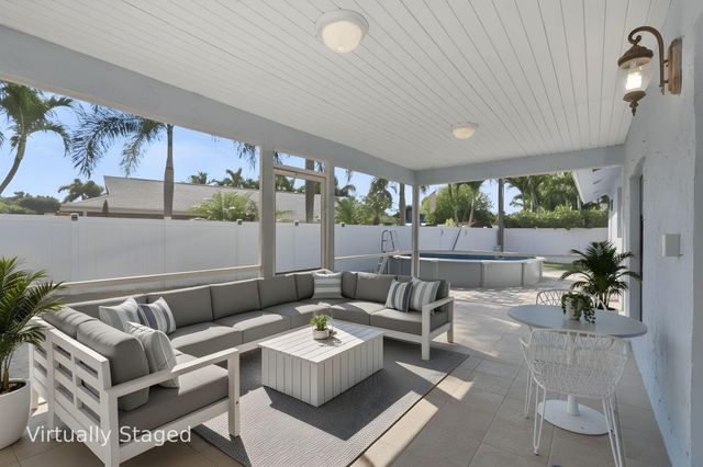 3904 NW Tracewood Lane, Boynton Beach, FL 33436