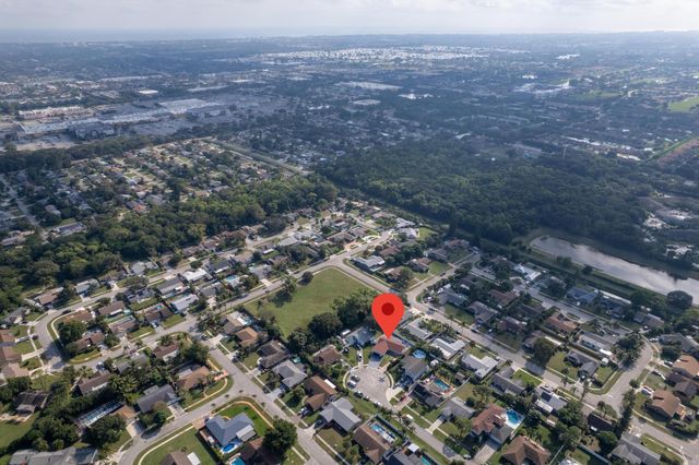 3904 NW Tracewood Lane, Boynton Beach, FL 33436