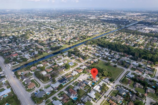 3904 NW Tracewood Lane, Boynton Beach, FL 33436