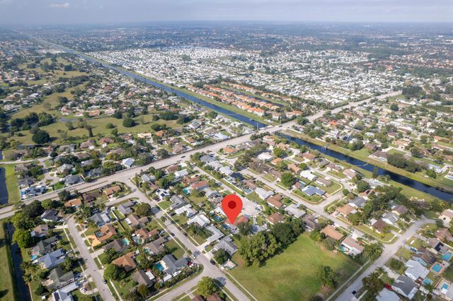 3904 NW Tracewood Lane, Boynton Beach, FL 33436