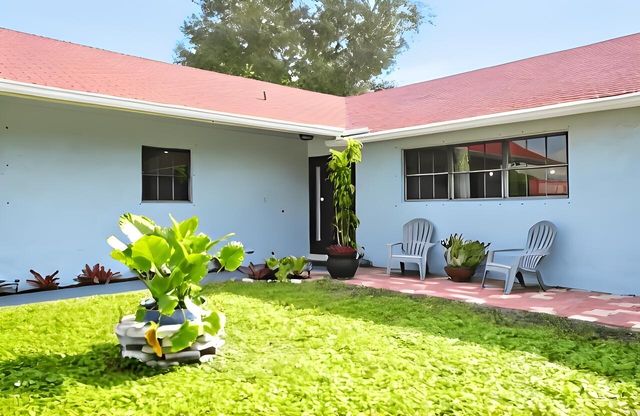 3904 NW Tracewood Lane, Boynton Beach, FL 33436