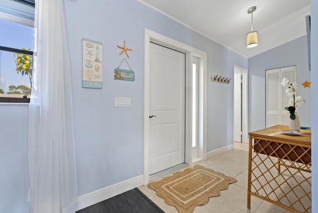 3904 NW Tracewood Lane, Boynton Beach, FL 33436