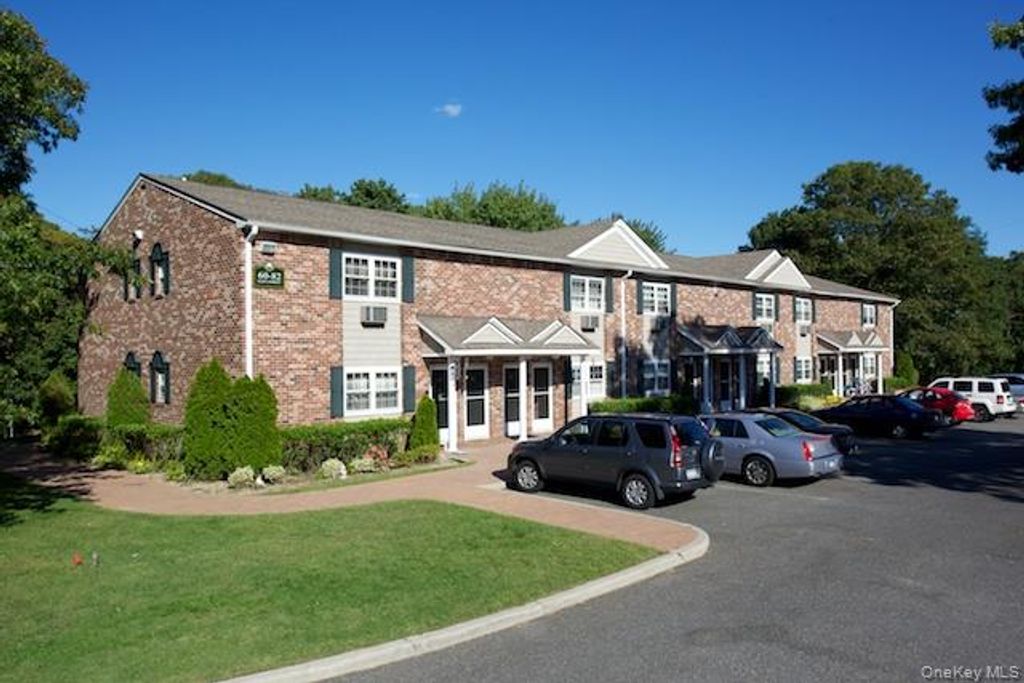 124E Easy Street 124E, Sayville, NY 11782