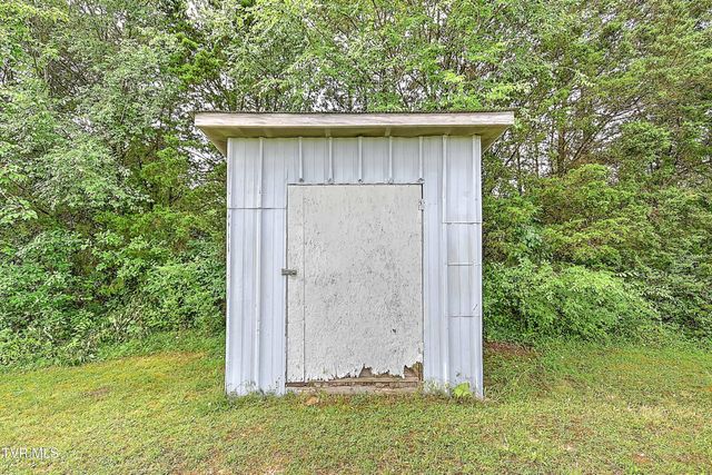 704 Weems Chapel Road, Mosheim, TN 37818