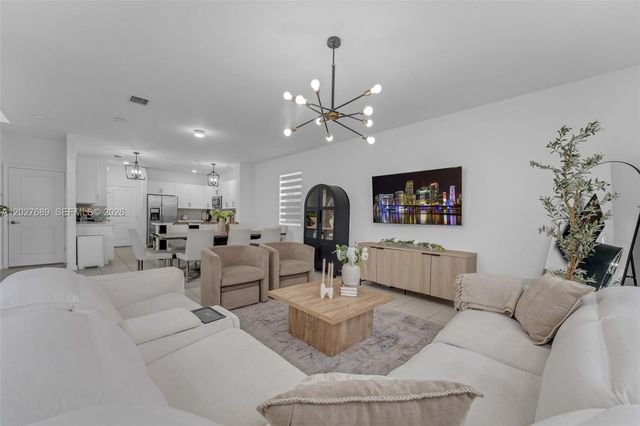 1400 SE 26th Road, Homestead, FL 33035