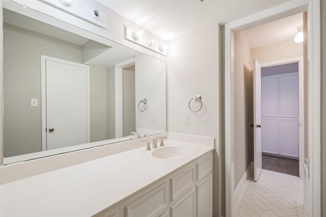 2 River Creek Way, Sugar Land, TX 77478