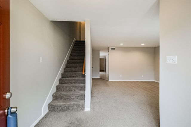 2 River Creek Way, Sugar Land, TX 77478