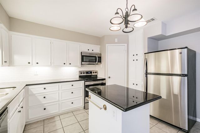 2 River Creek Way, Sugar Land, TX 77478