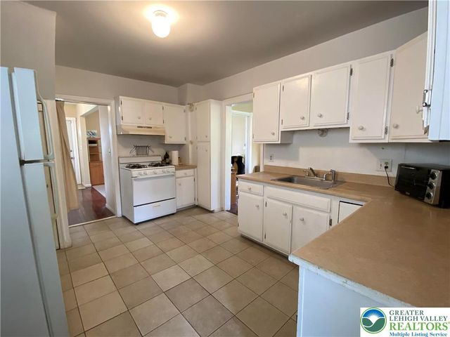 1058 East Gordon Street, Allentown City, PA 18109