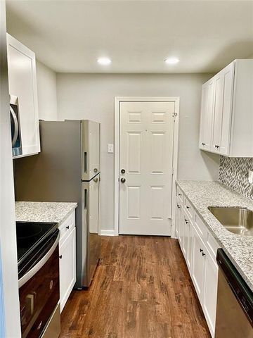 7700 Creekbend Drive 72, Houston, TX 77071