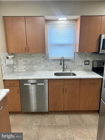 525 DORCHESTER AVE, Reading, PA 19609