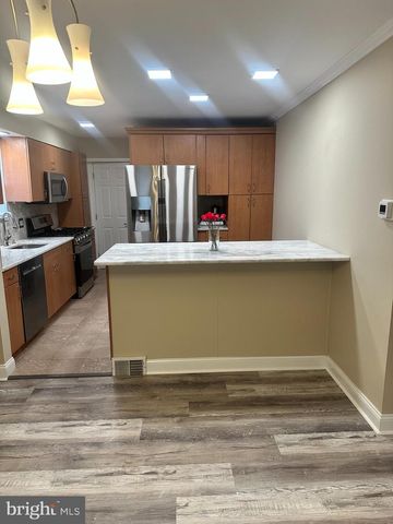 525 DORCHESTER AVE, Reading, PA 19609