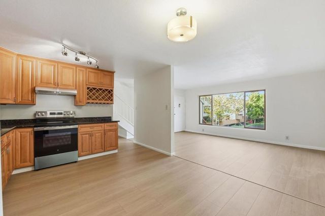 460 Auburn Way 5, San Jose, CA 95129