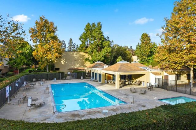 460 Auburn Way 5, San Jose, CA 95129