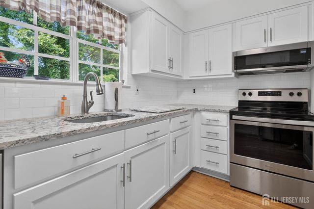 1270 Sioux Road, North Brunswick, NJ 08902