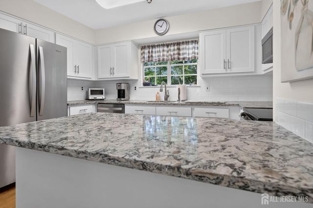 1270 Sioux Road, North Brunswick, NJ 08902