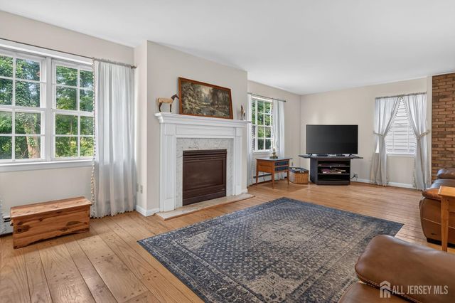 1270 Sioux Road, North Brunswick, NJ 08902