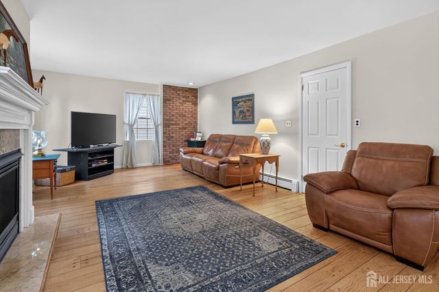 1270 Sioux Road, North Brunswick, NJ 08902