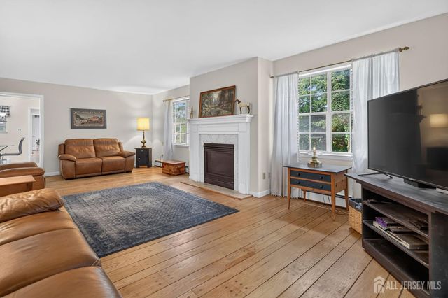 1270 Sioux Road, North Brunswick, NJ 08902