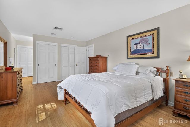 1270 Sioux Road, North Brunswick, NJ 08902