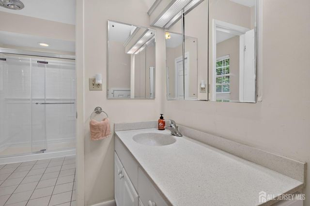 1270 Sioux Road, North Brunswick, NJ 08902