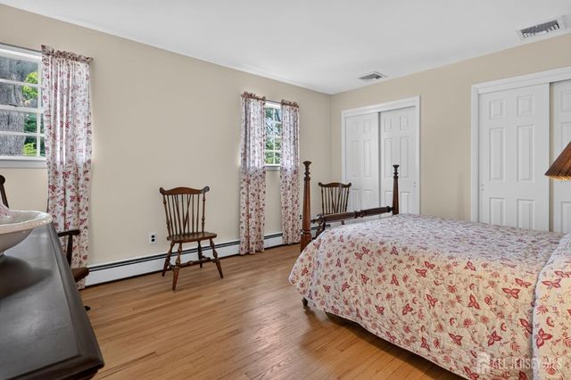 1270 Sioux Road, North Brunswick, NJ 08902