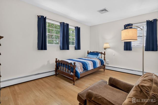1270 Sioux Road, North Brunswick, NJ 08902