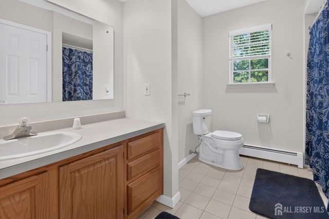 1270 Sioux Road, North Brunswick, NJ 08902