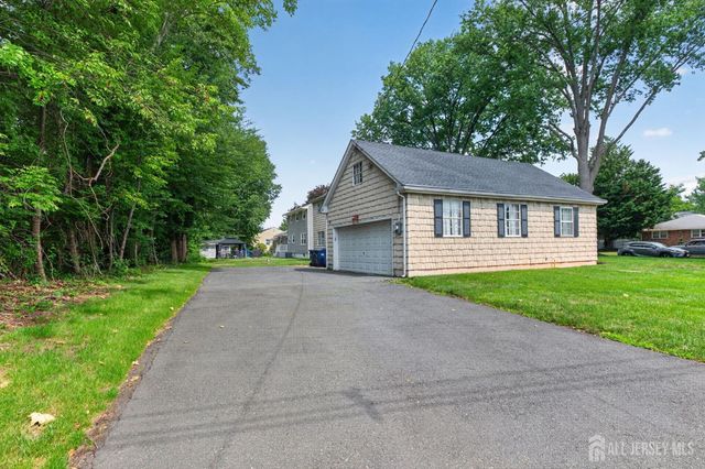 1270 Sioux Road, North Brunswick, NJ 08902