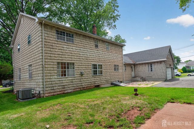 1270 Sioux Road, North Brunswick, NJ 08902