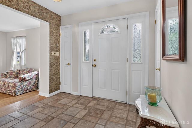 1270 Sioux Road, North Brunswick, NJ 08902