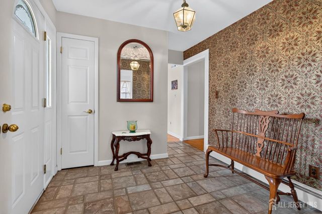 1270 Sioux Road, North Brunswick, NJ 08902