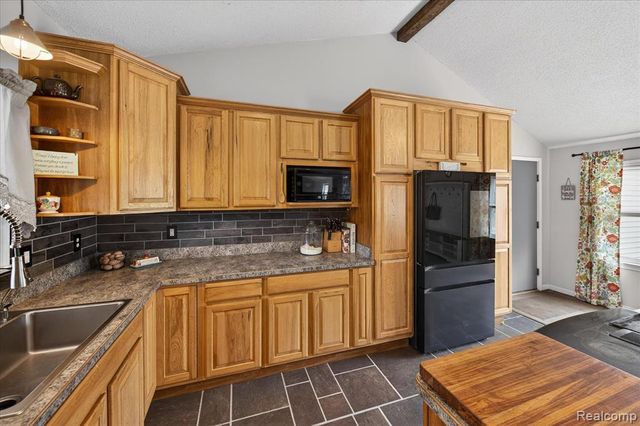 12760 Roepke Road, Gregory, MI 48137