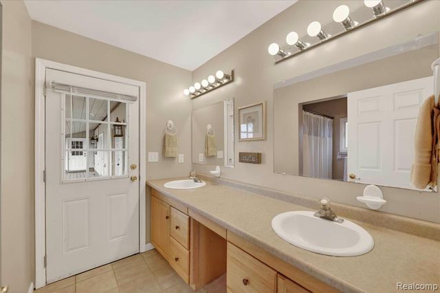 12760 Roepke Road, Gregory, MI 48137