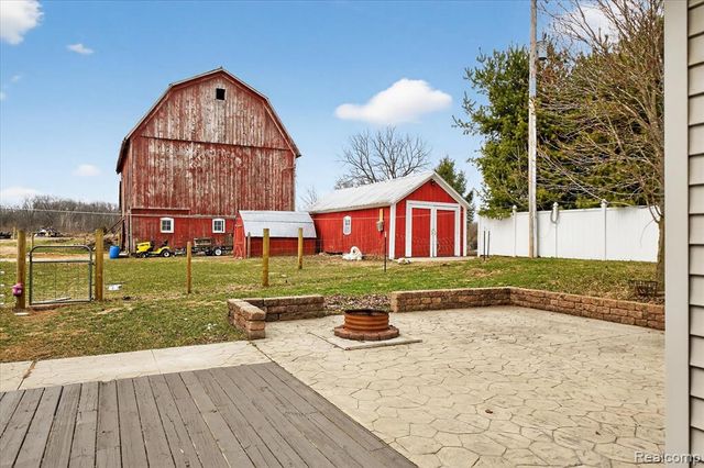 12760 Roepke Road, Gregory, MI 48137