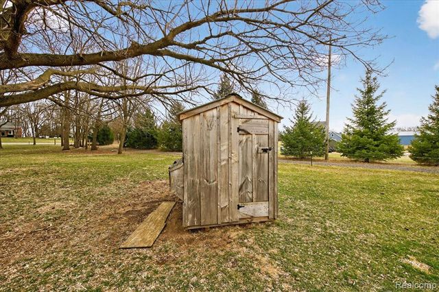 12760 Roepke Road, Gregory, MI 48137