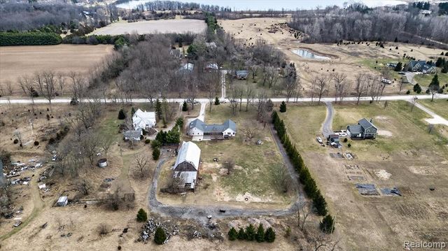 12760 Roepke Road, Gregory, MI 48137