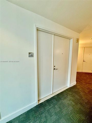 3131 NE 188th St 2-1213, Aventura, FL 33180