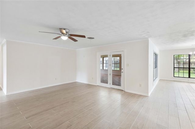 1916 Baywood Drive, Bay City, TX 77414
