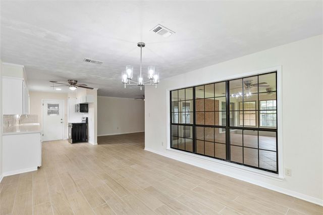 1916 Baywood Drive, Bay City, TX 77414