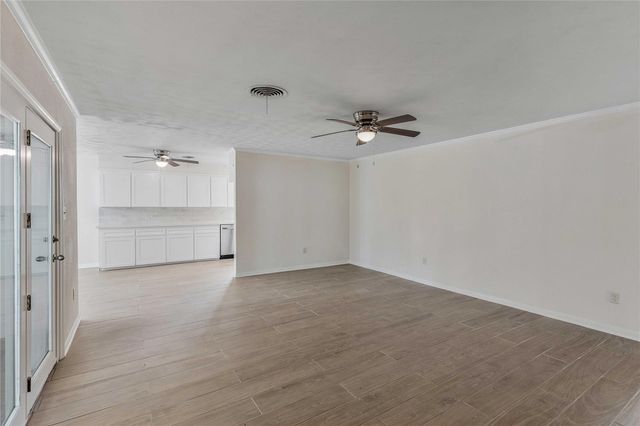 1916 Baywood Drive, Bay City, TX 77414