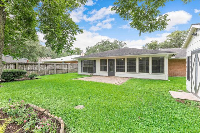 1916 Baywood Drive, Bay City, TX 77414