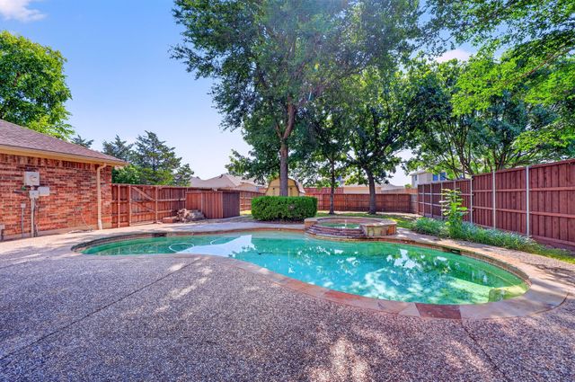 905 Hampstead Drive, Mesquite, TX 75181